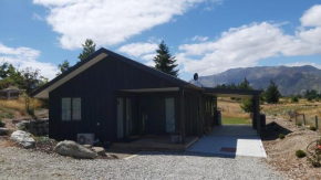 Hawea Mountain cottage